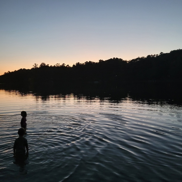 Meet your Posher, Brooke - Picture 1 of 1